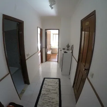 Between Lisbon & Sintra * Келуш